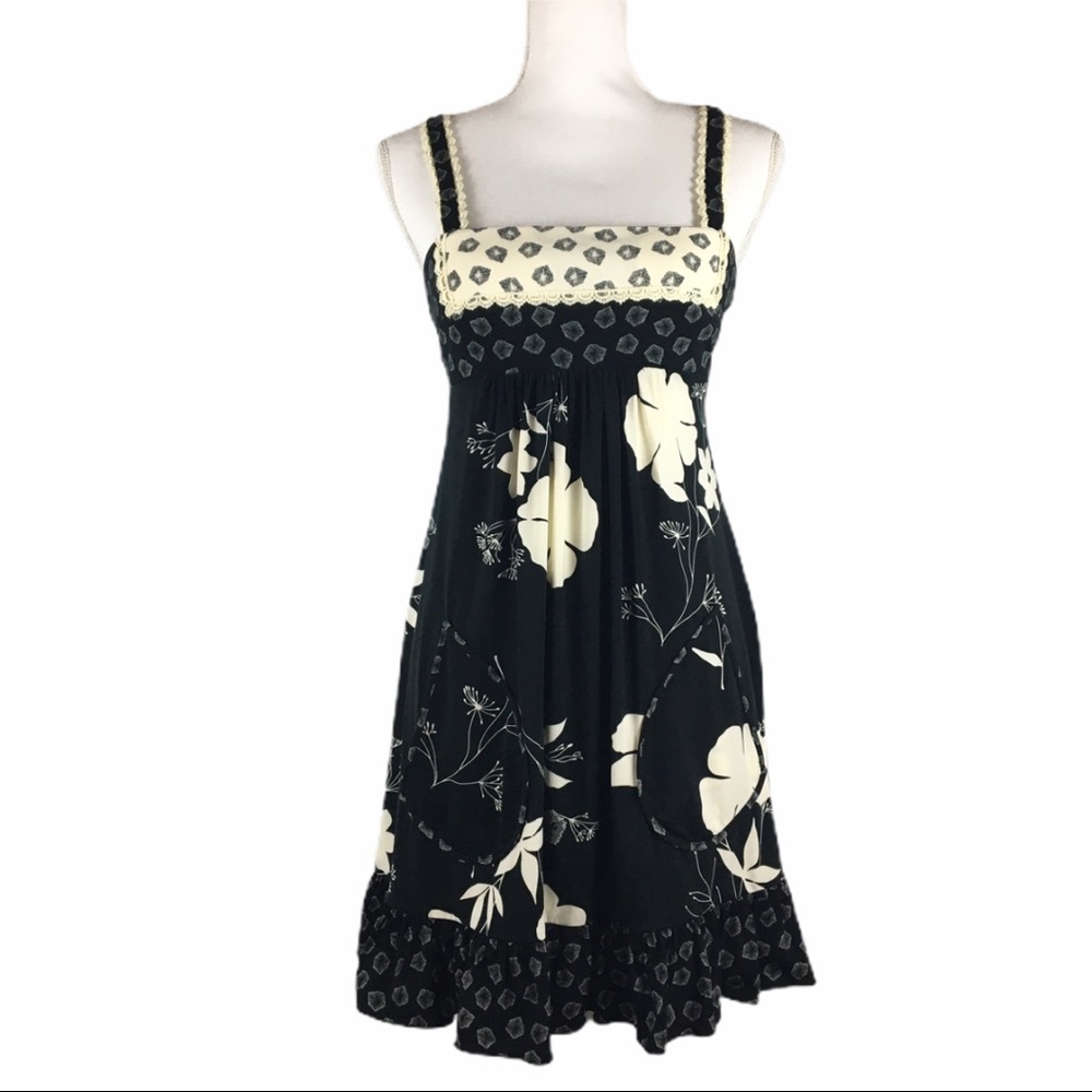 ***Johnny Martin Ivory Black Floral Sleeveless